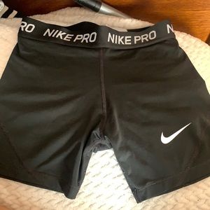 nike pros size S